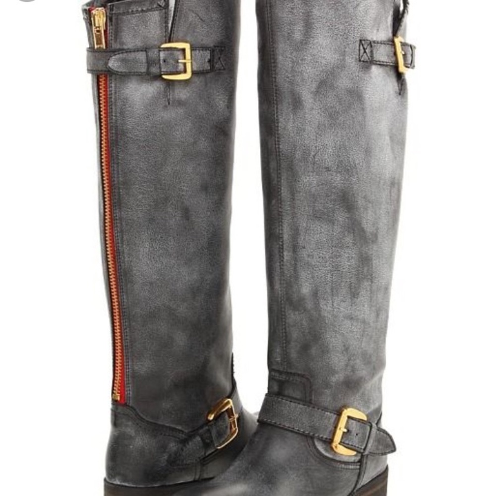 Steve Madden Black Boots - Perfect for fall! 🍂❤️